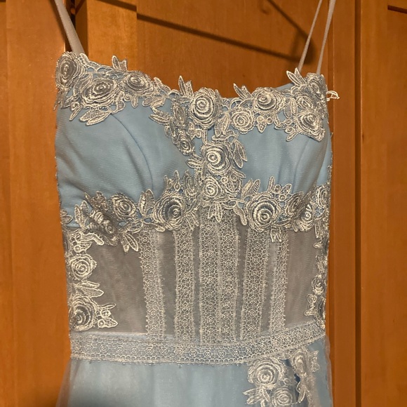 Long light blue prom dress with slit. Size 0 - Picture 2 of 3